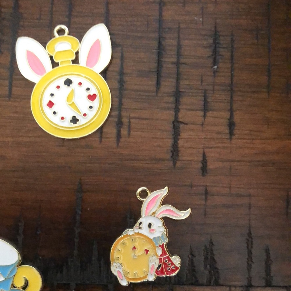 Alice in Wonderland Themed Charms bundle of 10 - Picture 4 of 4